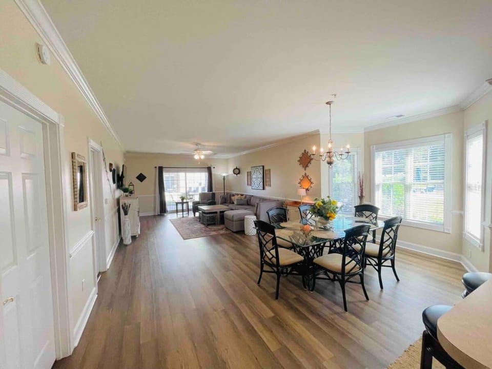 Imagine #1 your vacation at this beautiful condo House in Myrtle Beach
