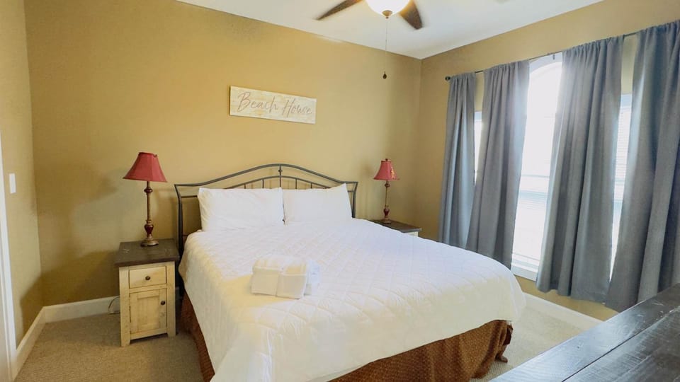 Pond view beautiful apartment at Magnolia Place House in Carolina Forest