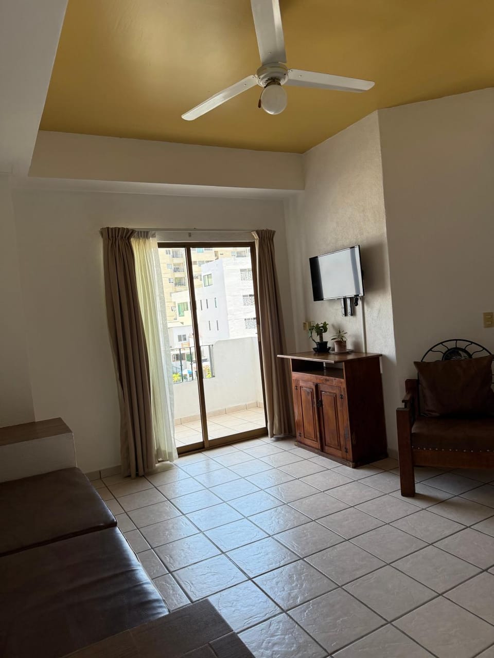Communal lounge/ TV room, TV and multimedia, Living room