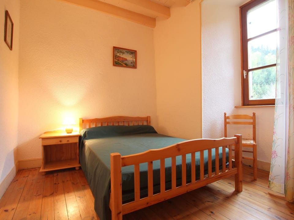 Gîte de charme 10 pers. à Saint-Vert - Nature préservée, 4 chambres, jardin clos - FR-1-582-307 House in Auvergne-Rhône-Alpes
