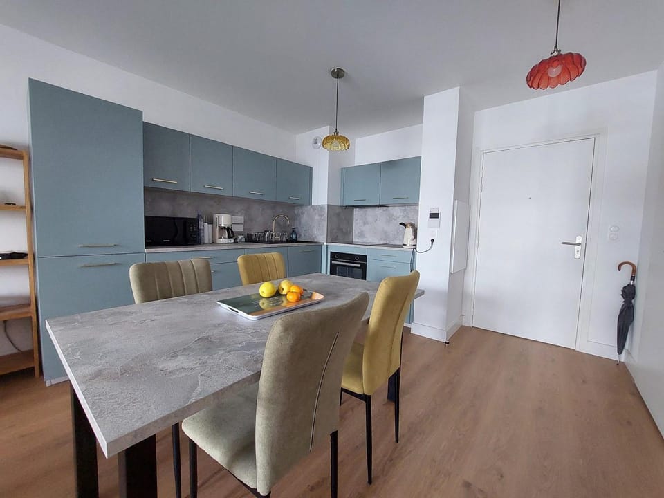 Appartement à 2 pas de la plage avec parking à Royan - FR-1-550-90 Apartment in Royan