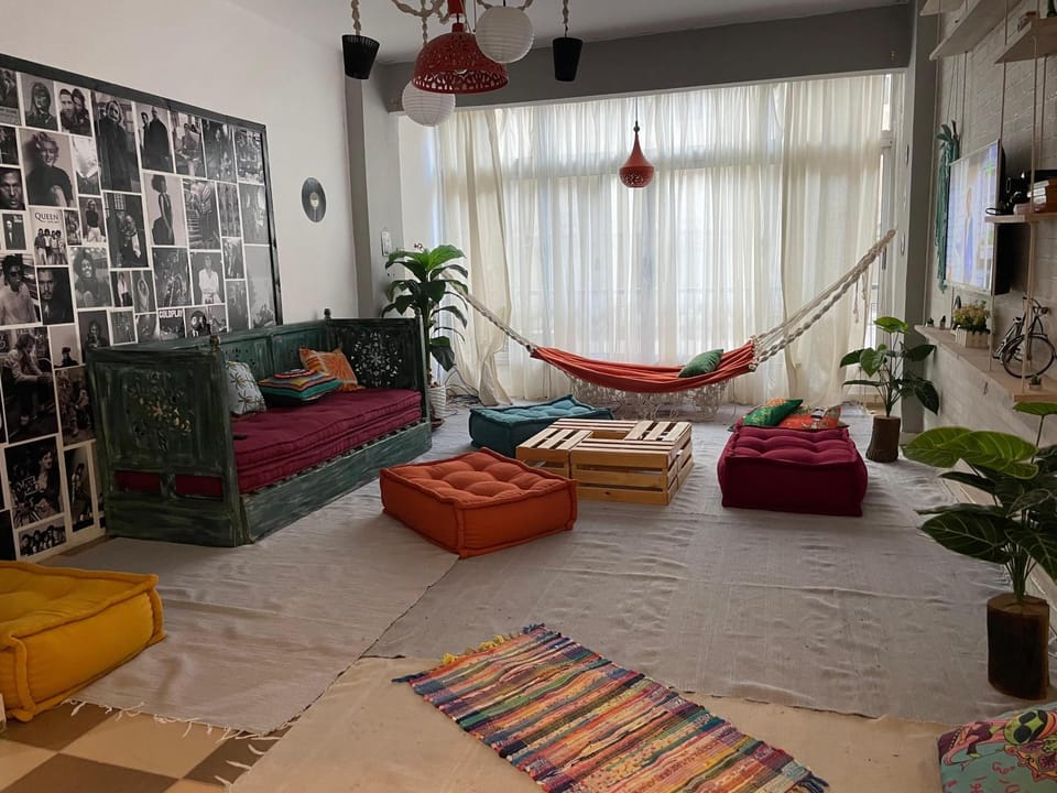 TV and multimedia, Living room, Seating area