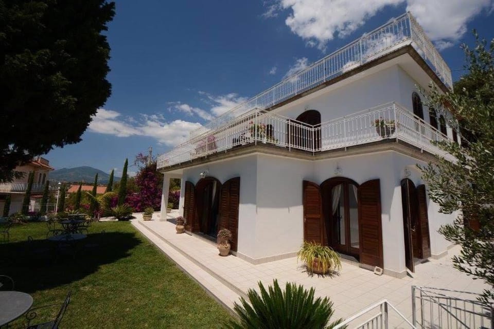 Property building, Garden