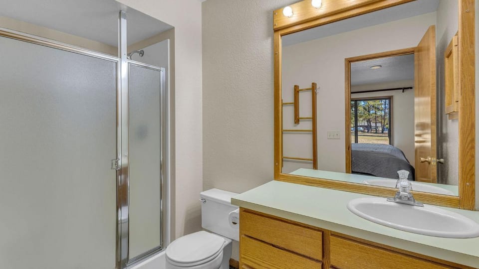 Shower, Bathroom, towels