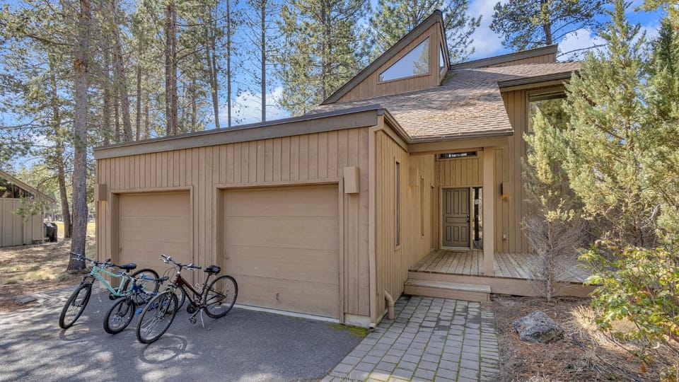 Property building, Spring, Day, Cycling