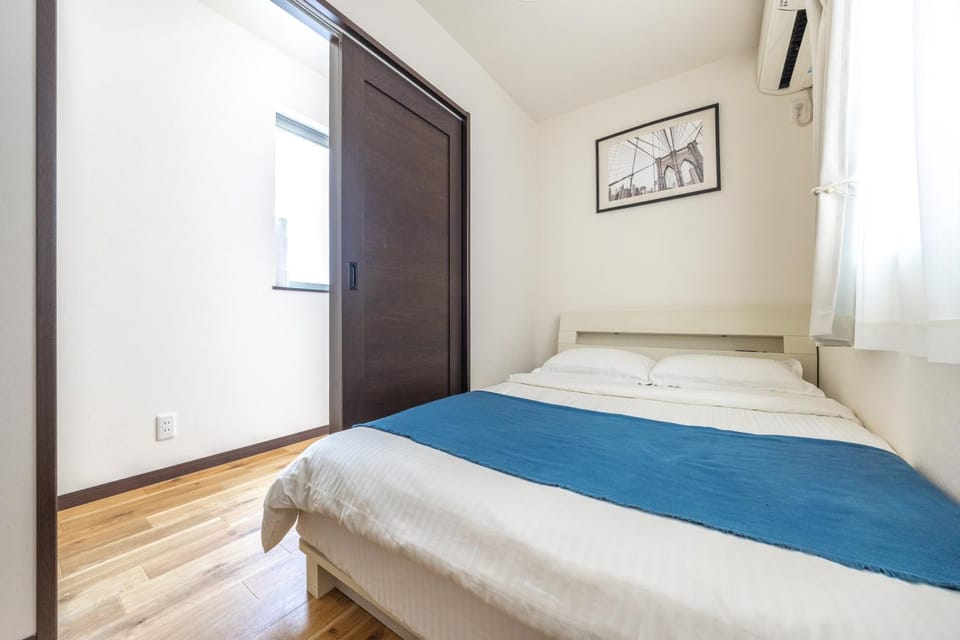 Bedroom, air conditioner