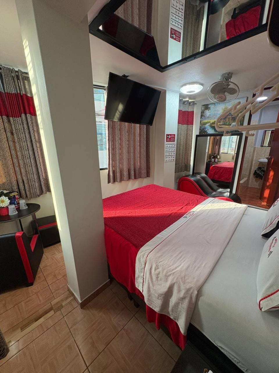 Photo of the whole room, Bedroom