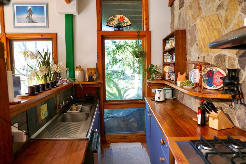 Kitchen or kitchenette, kitchen