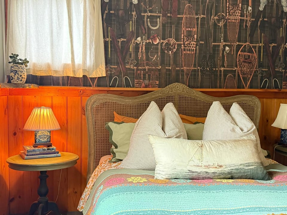 Bed, Photo of the whole room