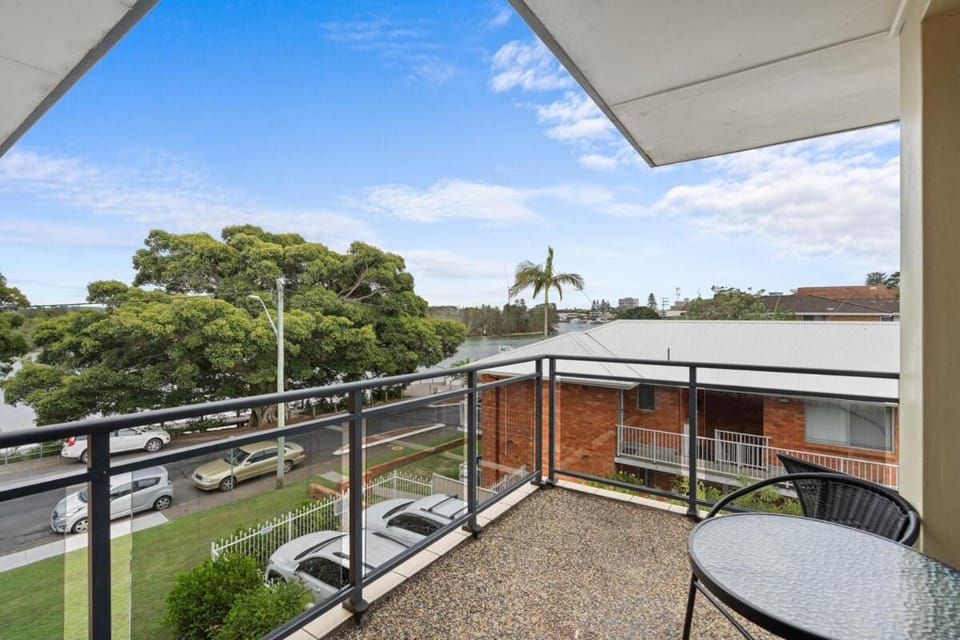 Aqua Haven - 2-bedroom unit with lake view! Apartment in Forster