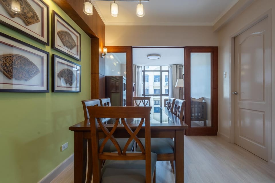 2br Forbeswood Heights in BGC near St Lukes Apartment in Pasay