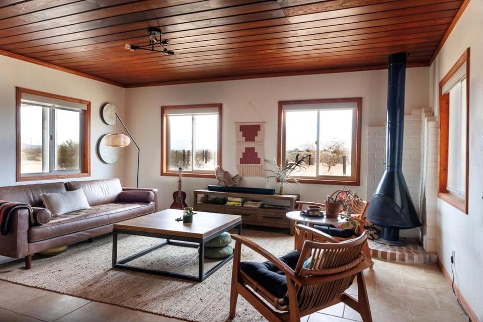 Living room, Seating area, fireplace