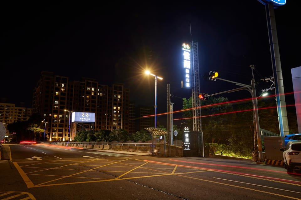 Night, Neighbourhood, City view, Street view, Location
