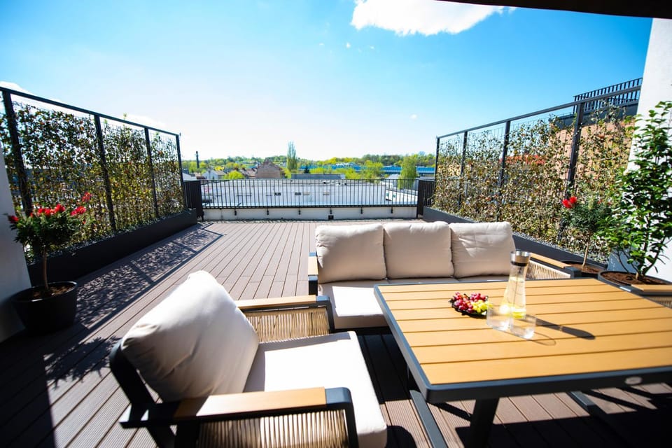 Day, Activities, View (from property/room), Balcony/Terrace, City view, Landmark view