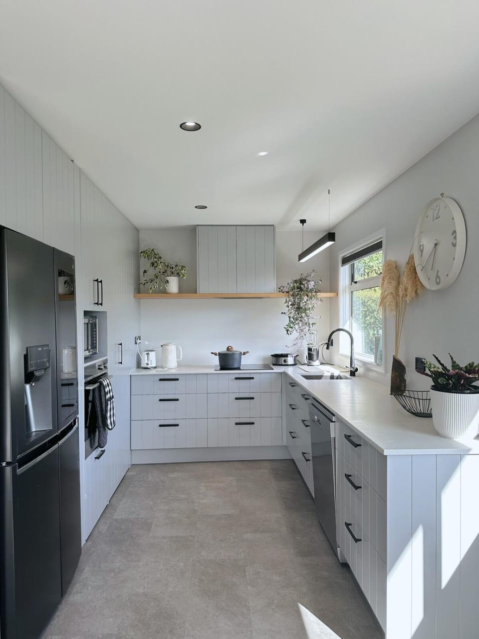 Coffee/tea facilities, Kitchen or kitchenette, dishwasher, oven, stove, toaster