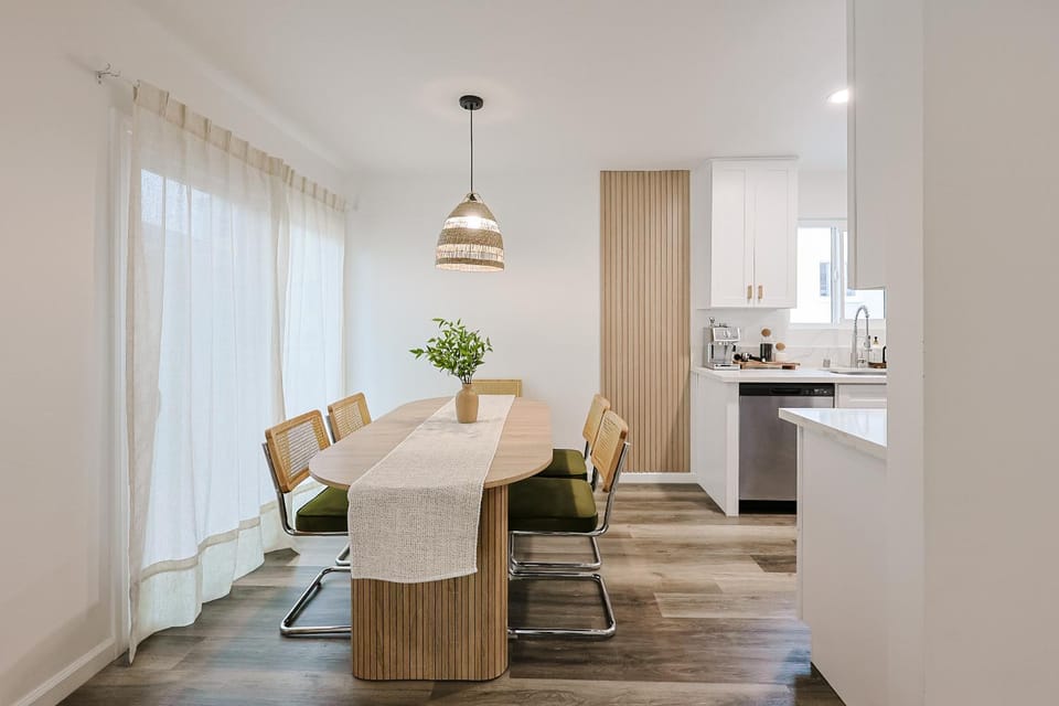 Seating area, Dining area, Dinner