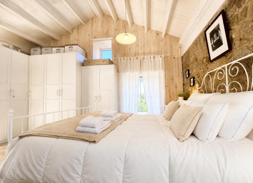 Bed, Photo of the whole room, Bedroom, towels, wardrobe