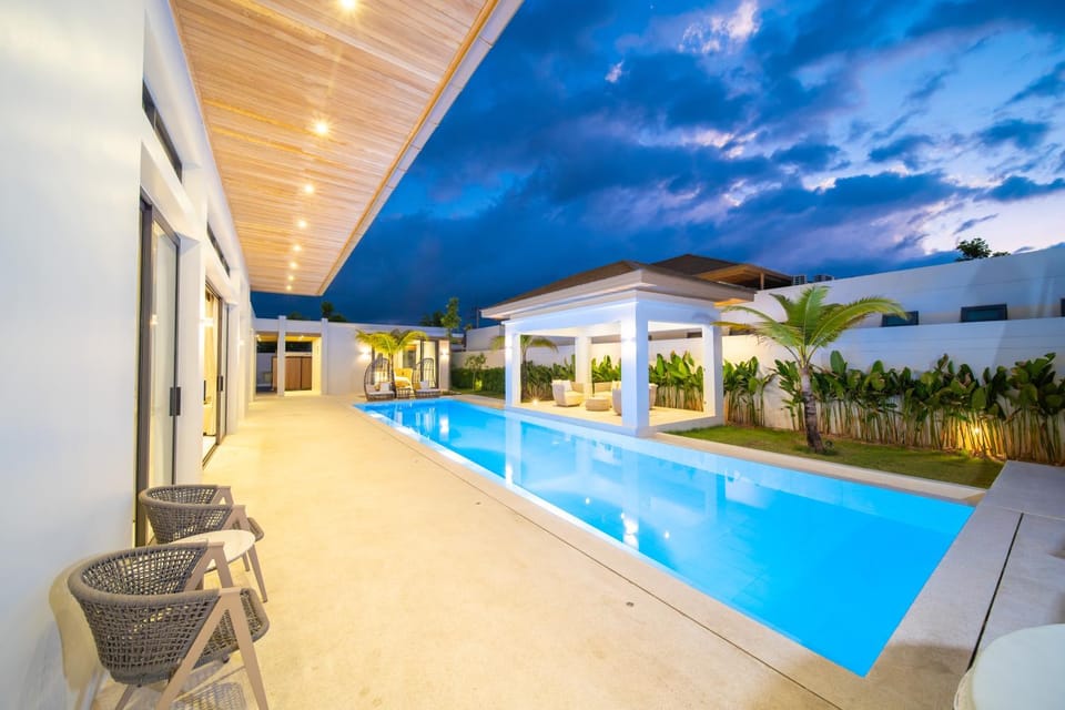 Pool view, Swimming pool