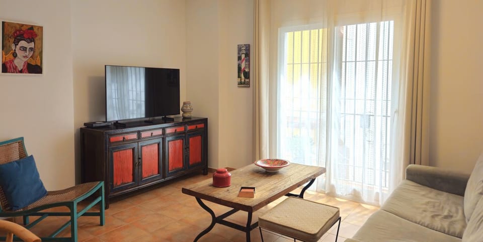 TV and multimedia, Living room, Evening entertainment