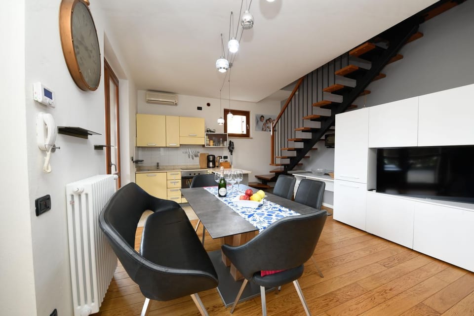 Kitchen or kitchenette, Living room, Dining area, dishwasher, pet friendly