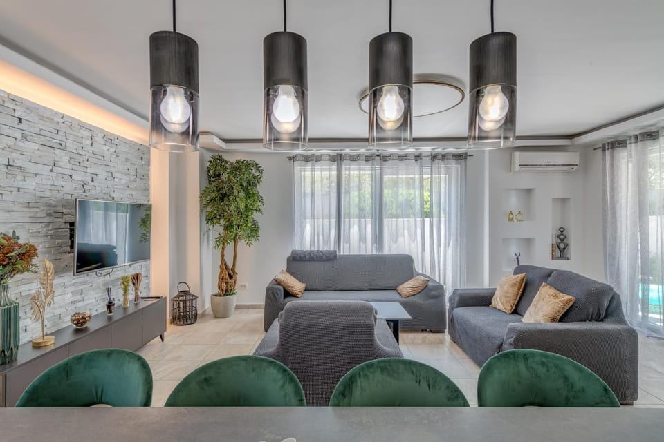 TV and multimedia, Living room, Seating area
