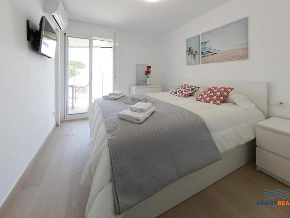 APARTBEACH NUEVO BELL RACO y FRENTE PLAYA Apartment in La Pineda