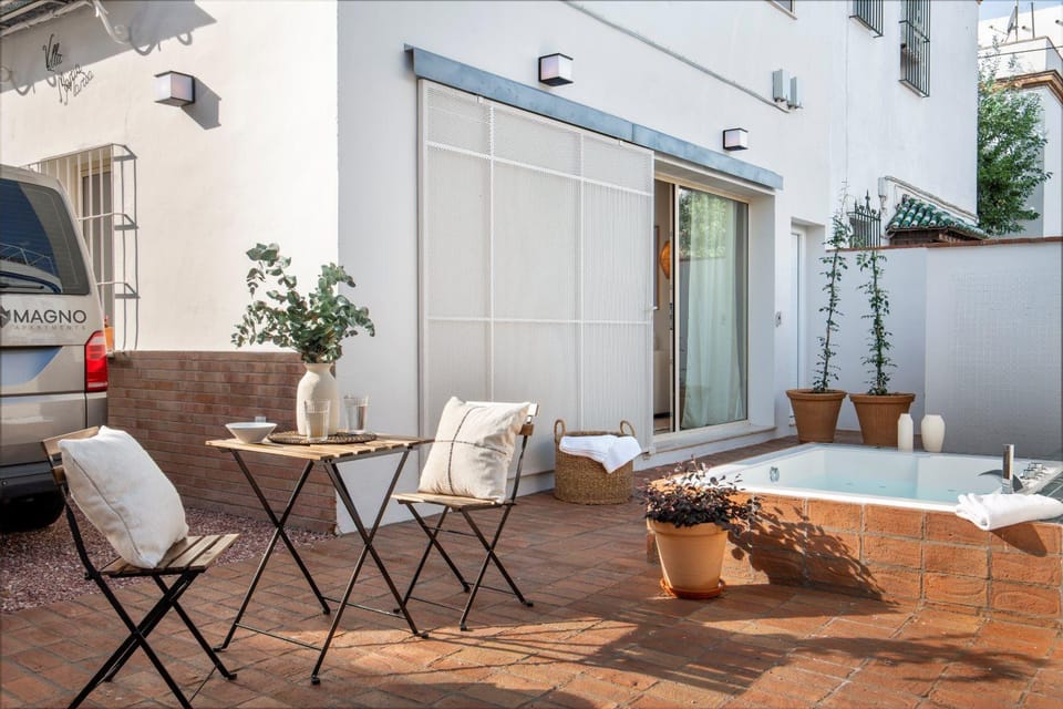 Patio, Off site