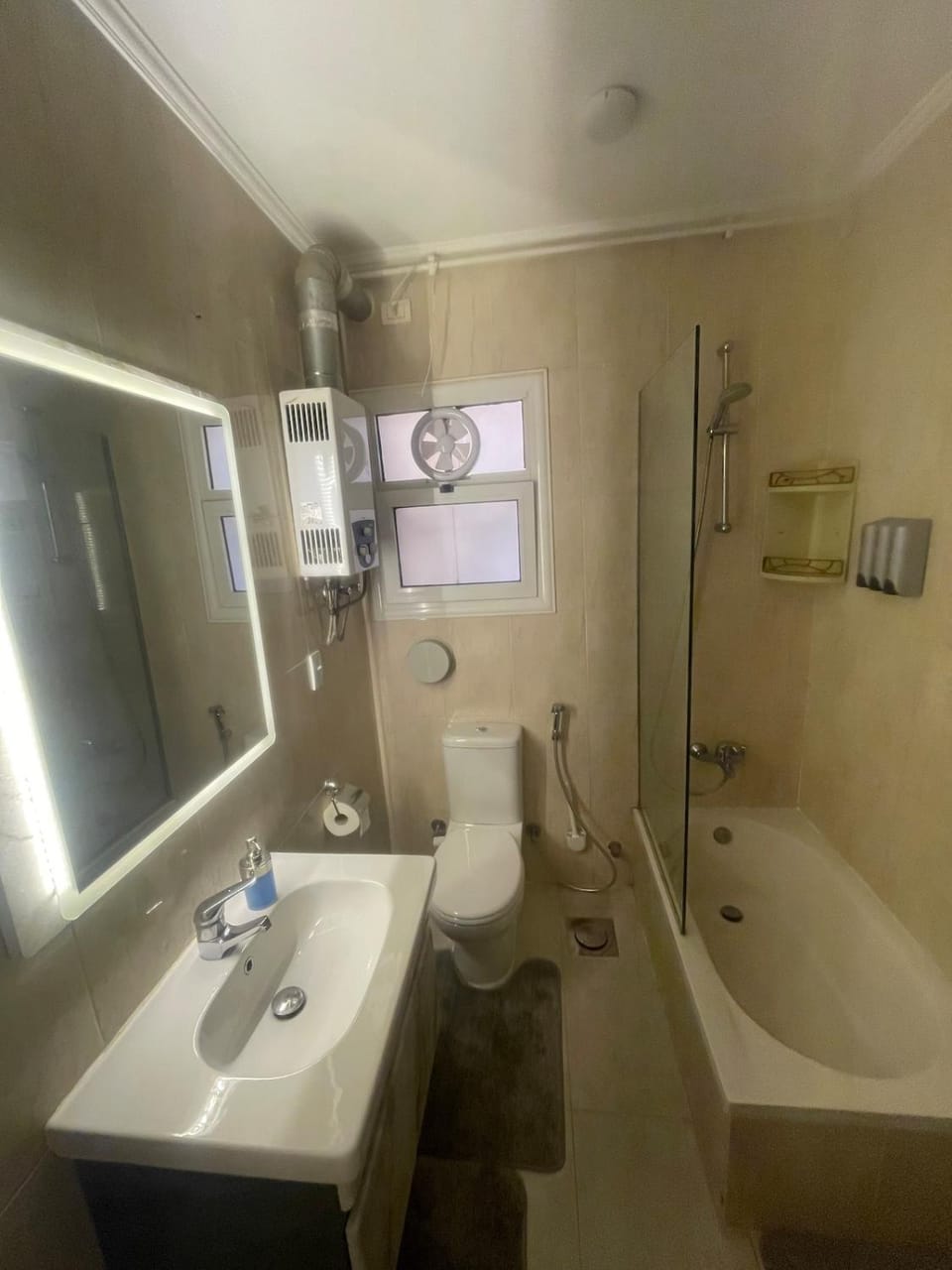 Shower, Toilet, Bathroom, Bath, towels