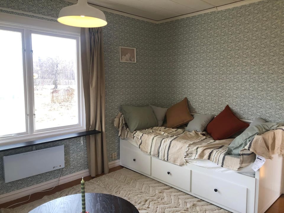 Bed, Living room, Bedroom