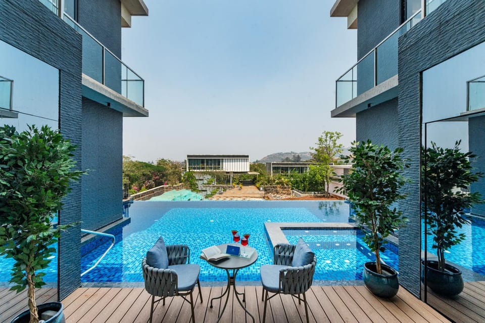 Pool view, Swimming pool, Swimming pool