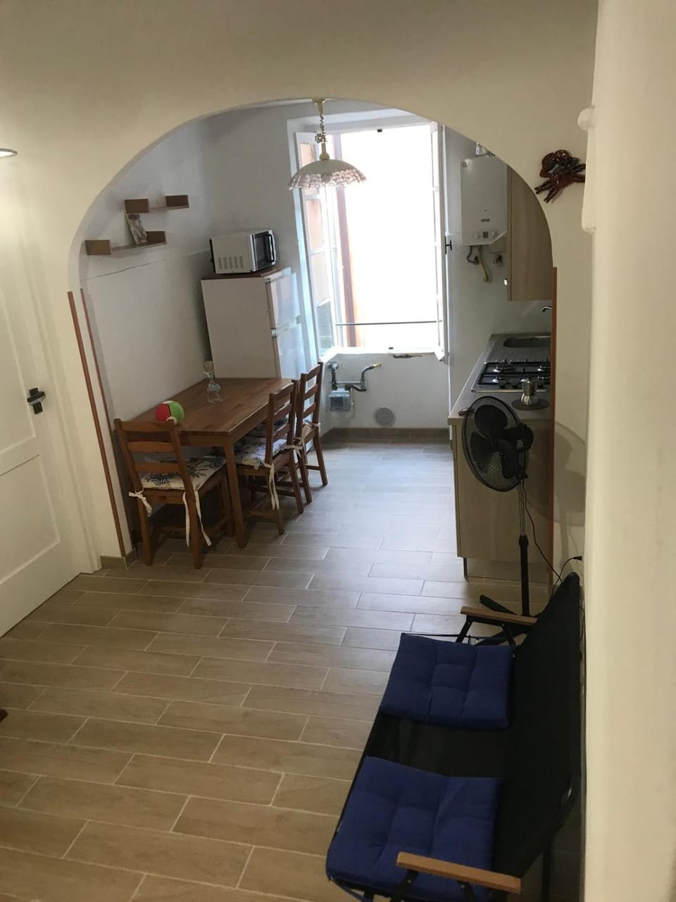 Kitchen or kitchenette, Seating area