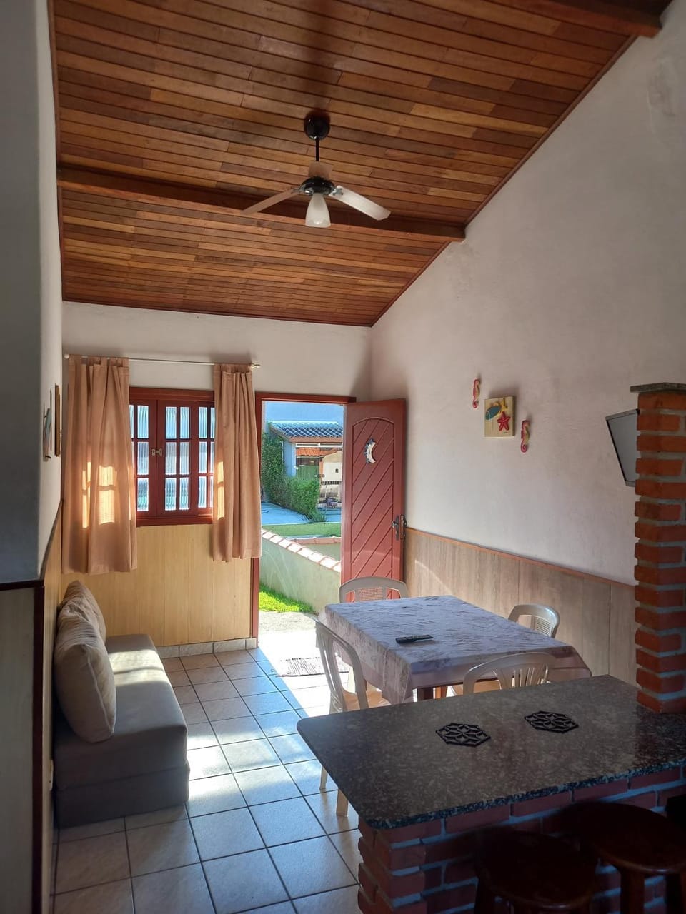 Communal lounge/ TV room, Living room, Dining area