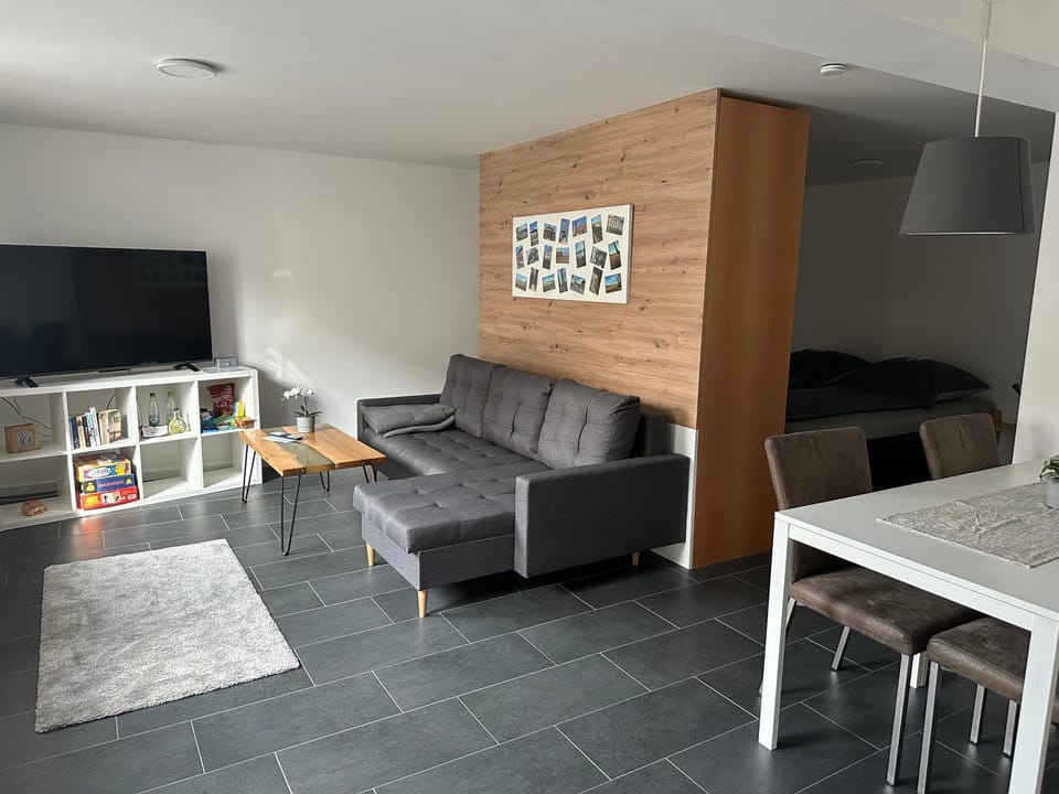 TV and multimedia, Living room, minibar