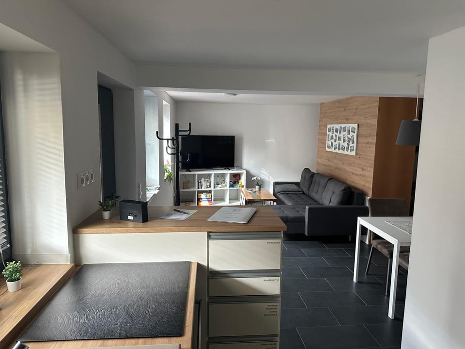 Kitchen or kitchenette, Living room