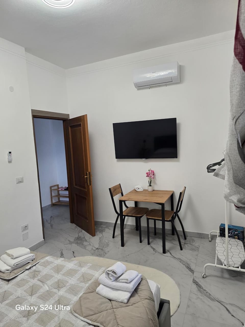 Communal lounge/ TV room, TV and multimedia, air conditioner