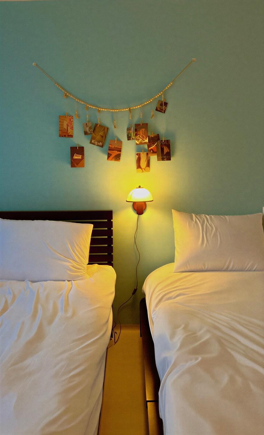 Photo of the whole room, Decorative detail, Decorative detail
