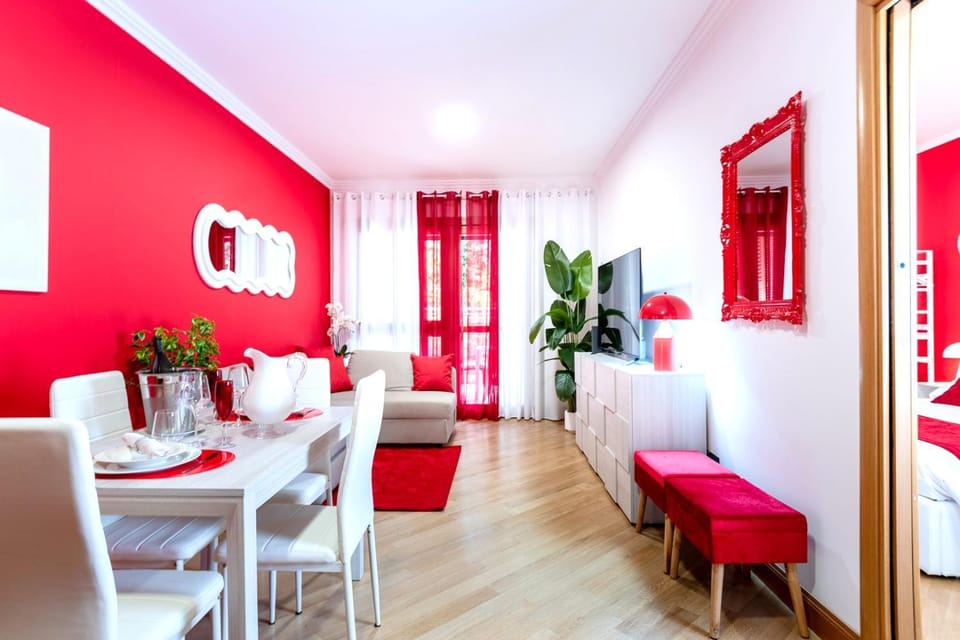 Day, Living room, Seating area, Dining area