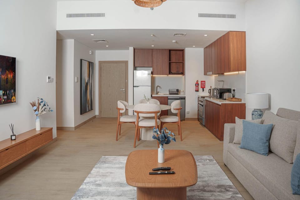High-End Luxury 1BR in Port De La Mer near J1 Beachfront, Dubai Apartment in Dubai
