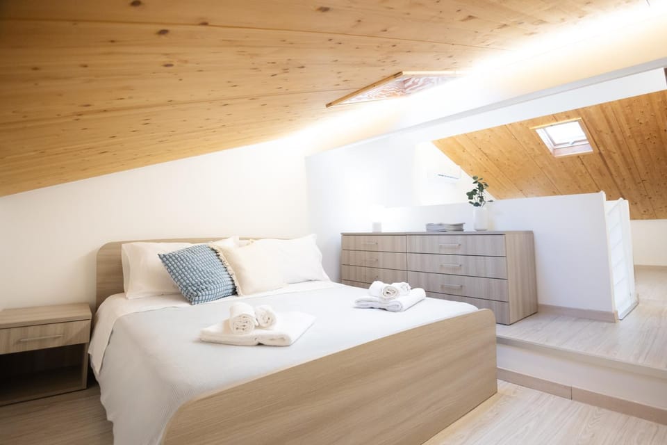Bed, Photo of the whole room, Bedroom, towels, wardrobe