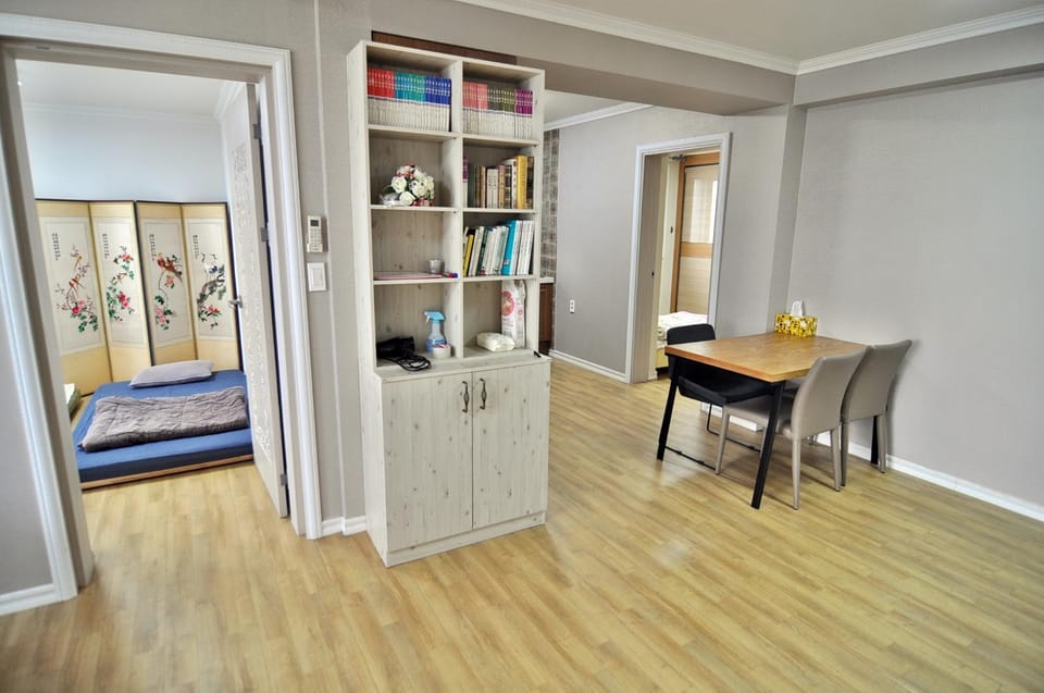 Cozy Home at Gangneung Central Market Apartment in South Korea