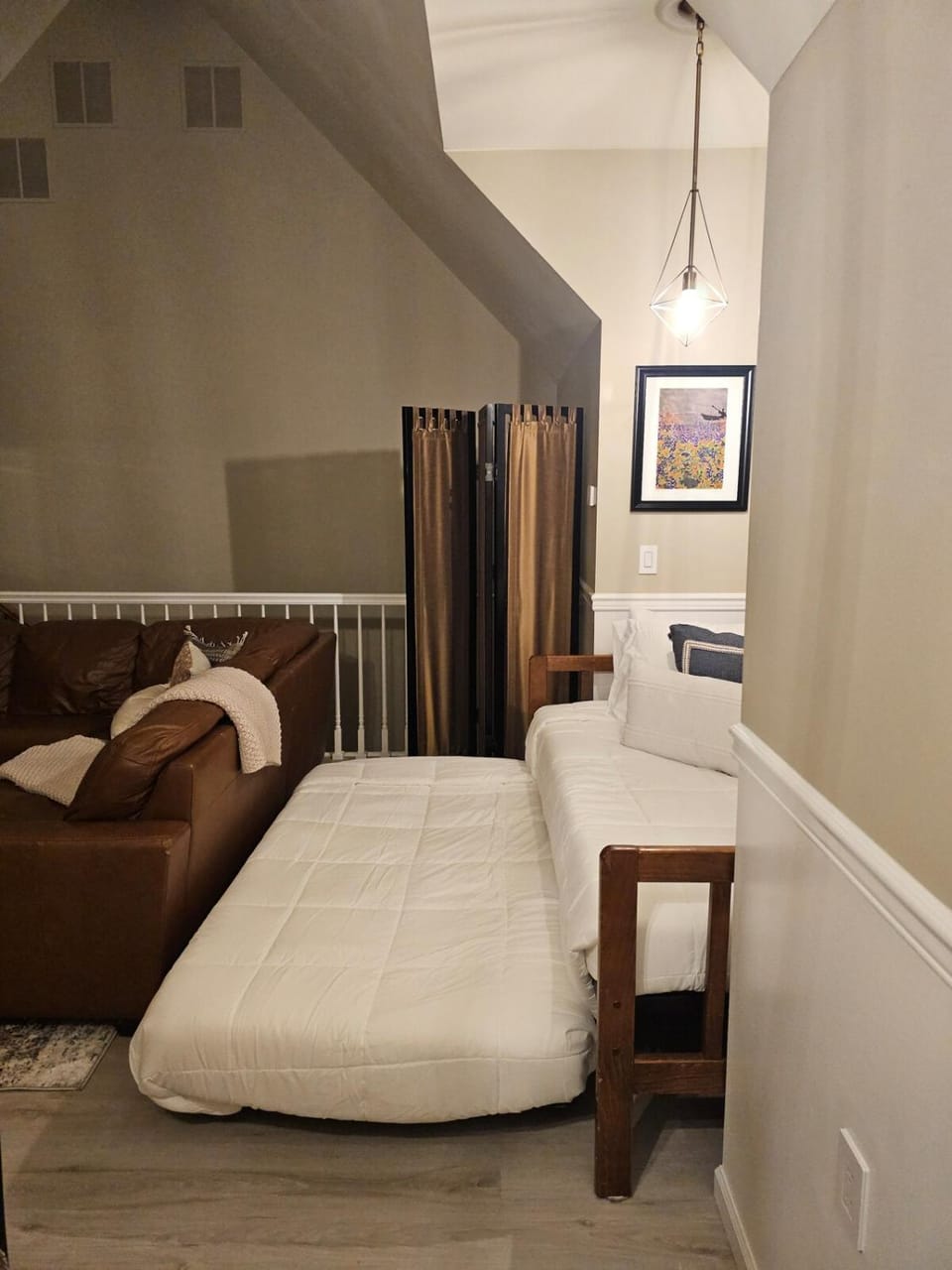 Bed, Living room