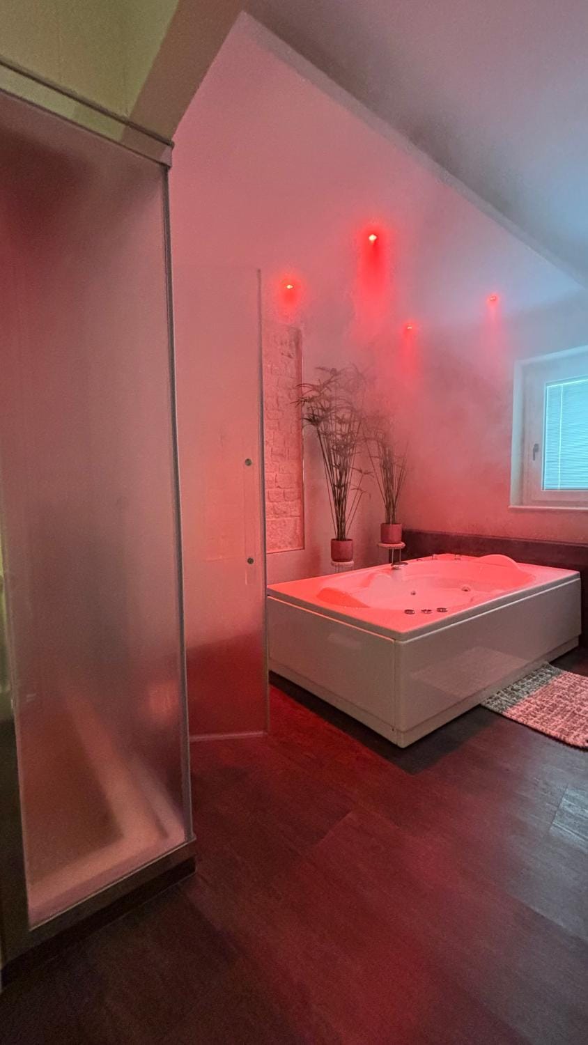 Hot Tub, Steam room, Spa and wellness centre/facilities, Spa and wellness centre/facilities, Bath
