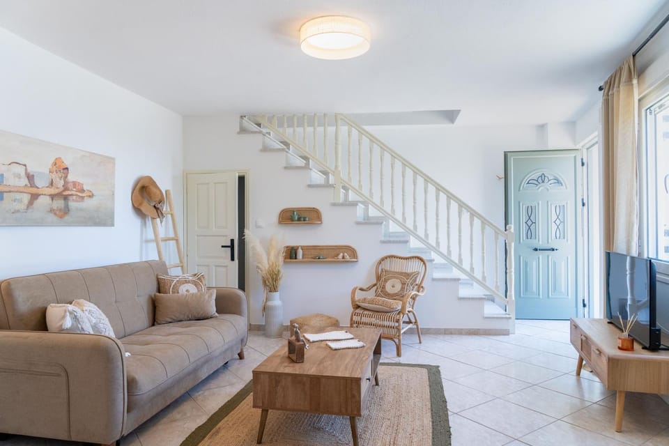 Aerie House Skiathos 2 bedroom 2 bathroom apartment with sea view House in Skiathos