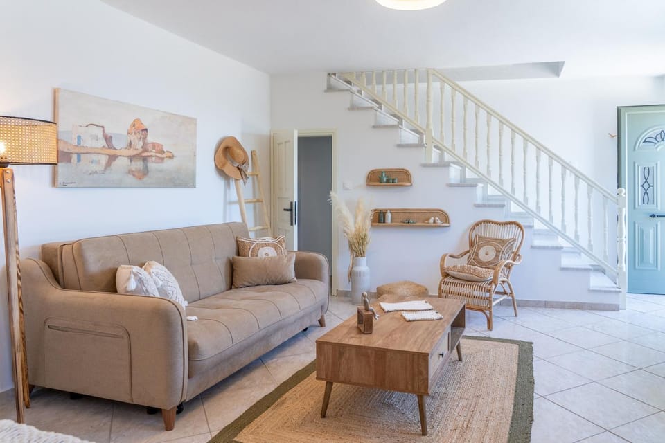 Aerie House Skiathos 2 bedroom 2 bathroom apartment with sea view House in Skiathos