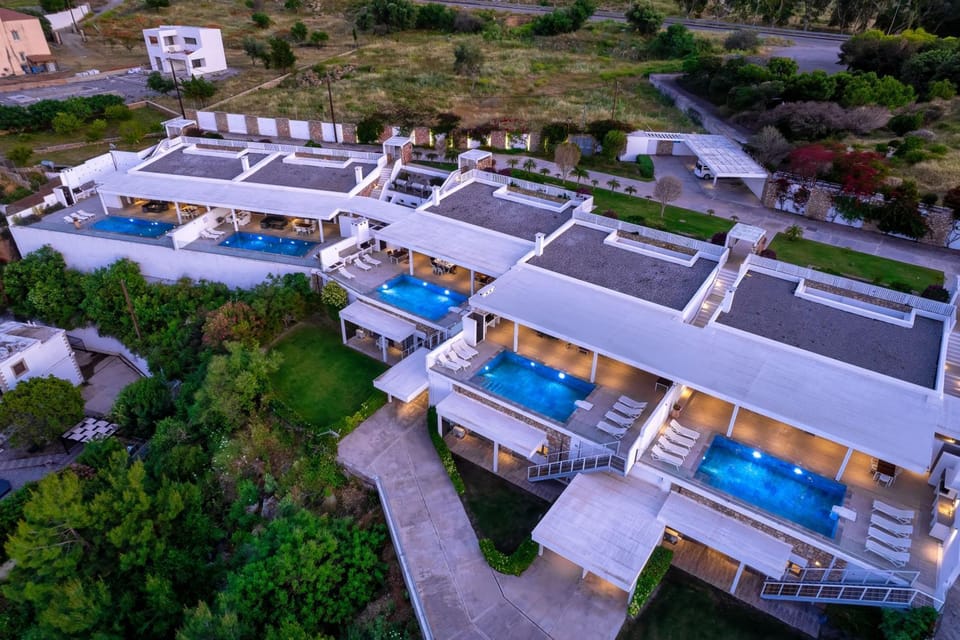 Property building, Bird's eye view, Swimming pool, sunbed