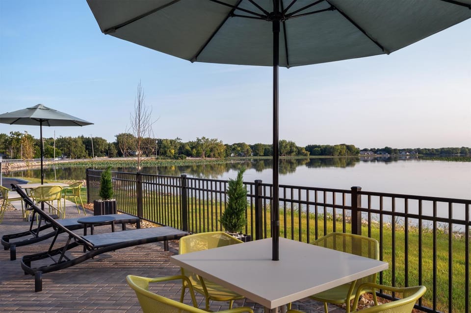 Patio, View (from property/room), Balcony/Terrace, Lake view