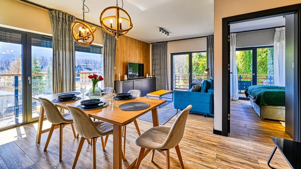 Living room, Seating area, Dining area