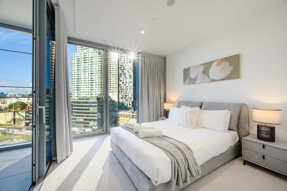 Spacious 3BR in Barangaroo with Free Parking near CBD Apartment in Sydney