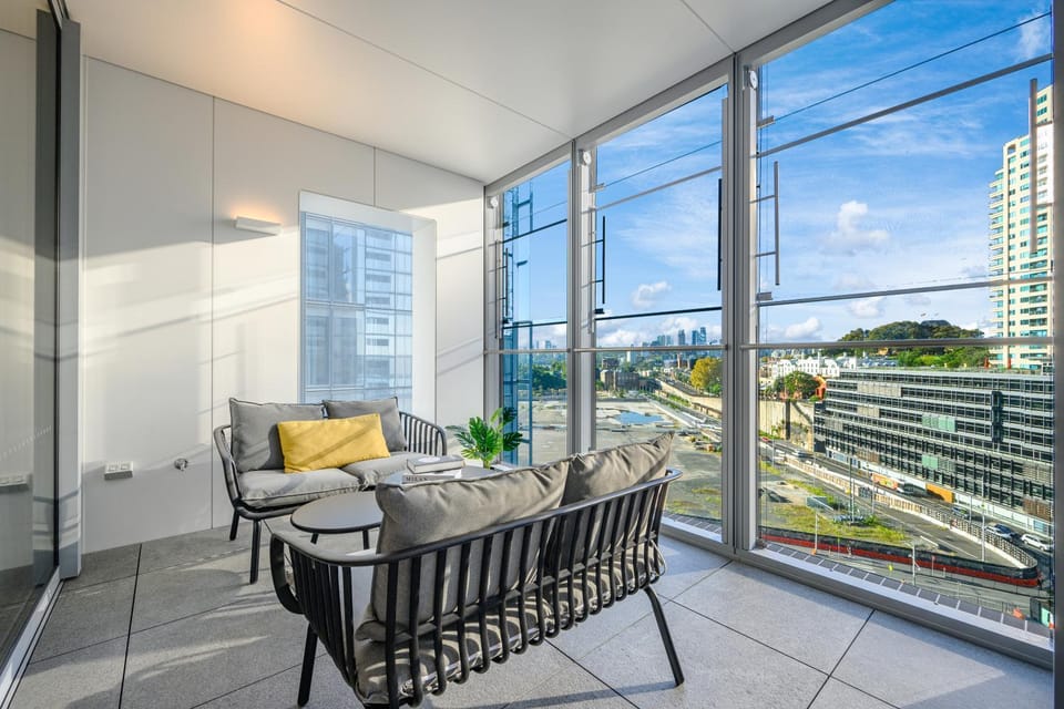 Spacious 3BR in Barangaroo with Free Parking near CBD Apartment in Sydney