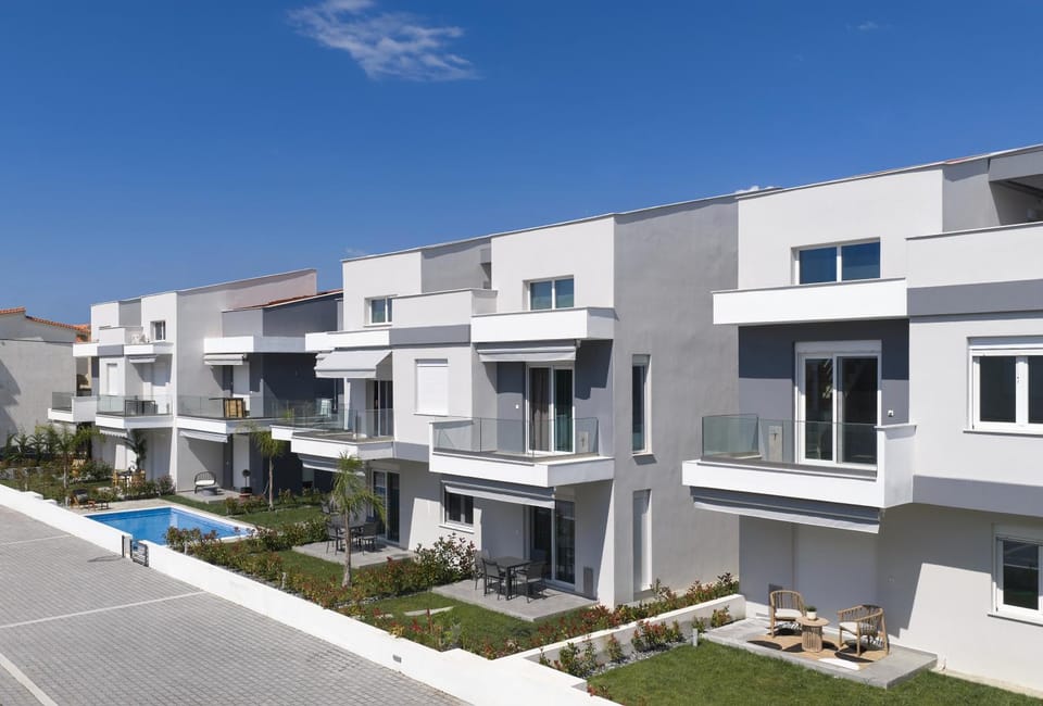 Property building, Swimming pool